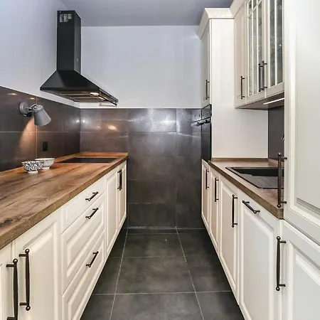 Apartman R.r. Omis