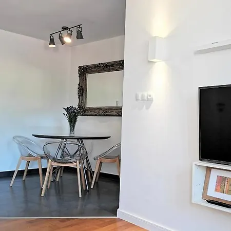 R.r. Apartment *