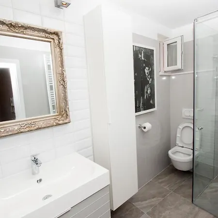 Apartman R.r. Omis