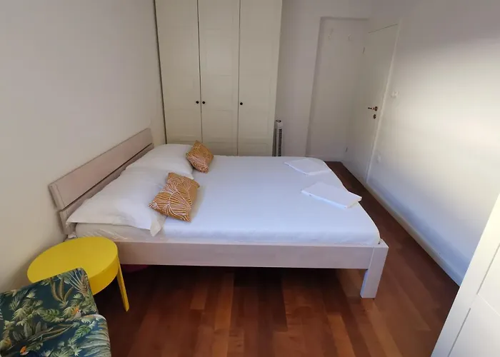 Apartment R.r.